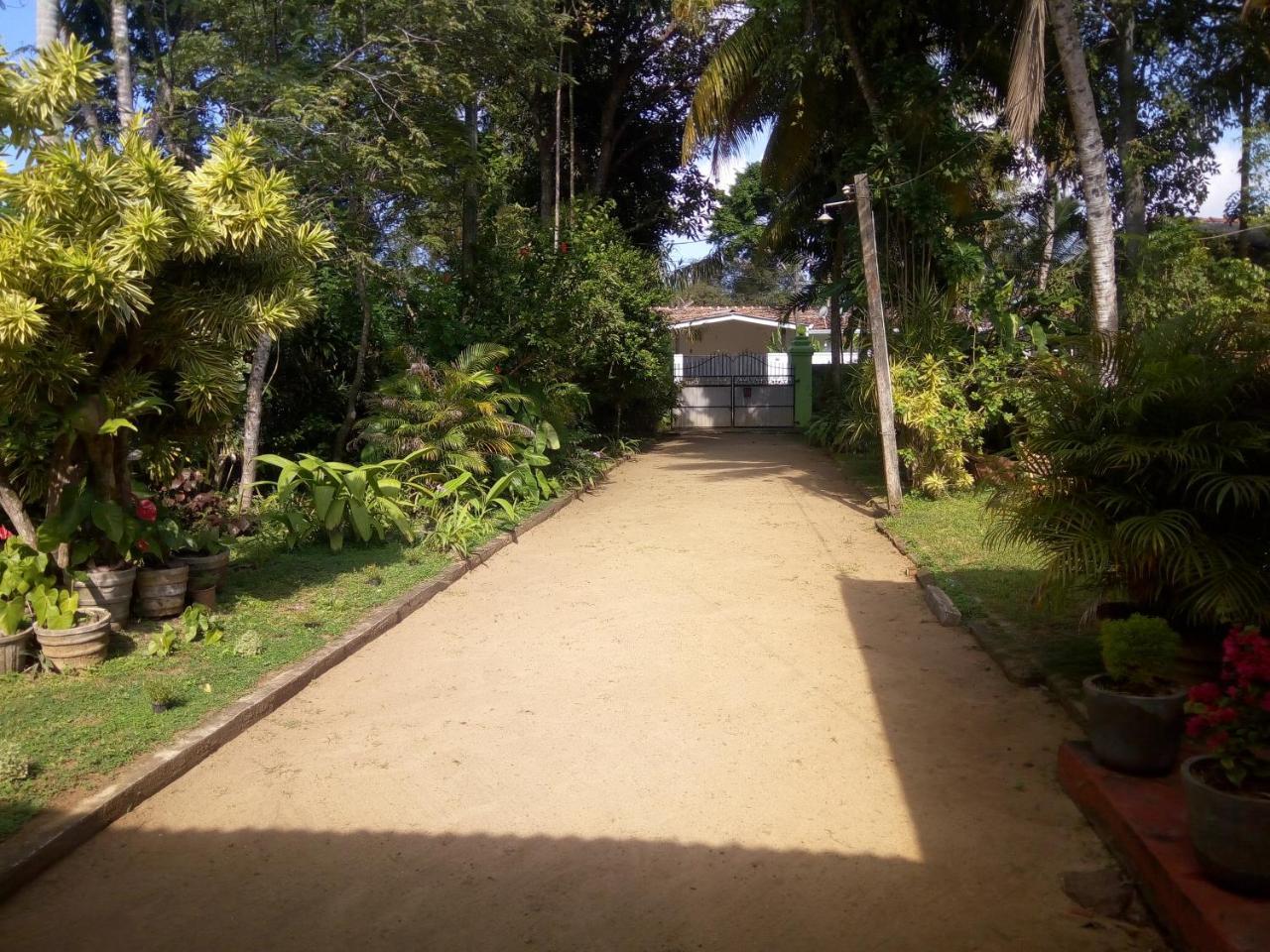 Shenya Villa Бентота Екстериор снимка